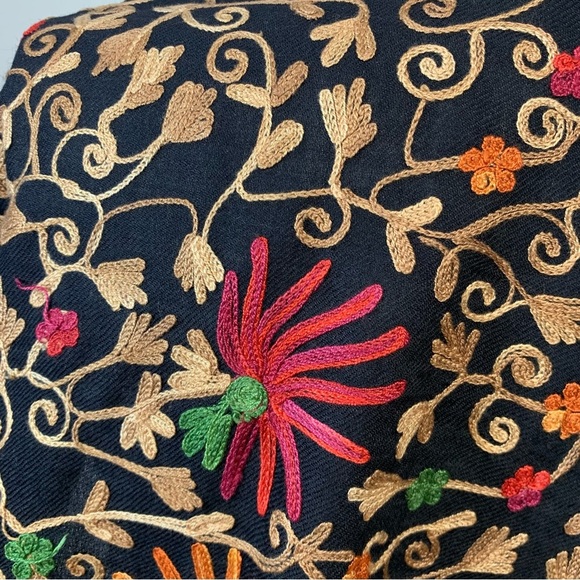 Sevya Handmade Wrap Shaw  Black All Over Floral Embroidered  Fringe Wool Viscose - Picture 5 of 12